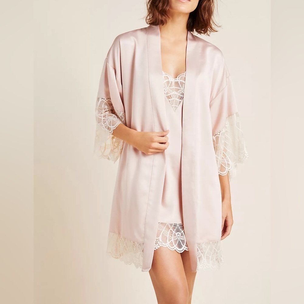 AB: Flora Nikrooz Pink Satin Robe Womens M Lace Hem Missing Belt